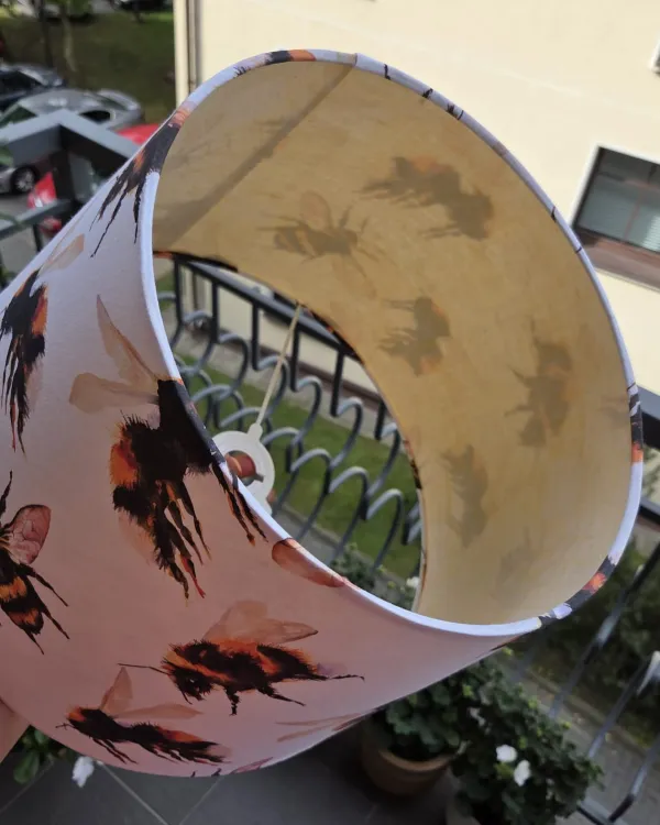 Lempos gaubtas su bičių raštu | Yurga Lampshades