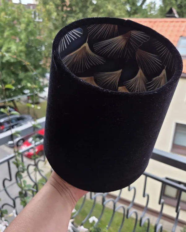 Juodas lempos gaubtas su auksu | Yurga Lampshades